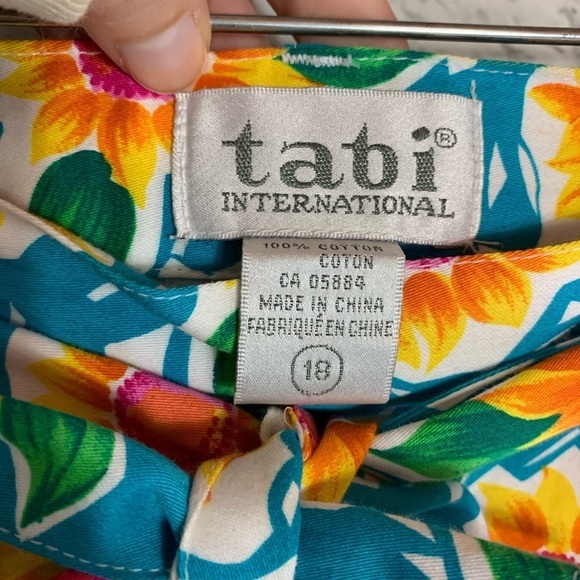 Tabi Vintage Women’s Sunflower Belted Shorts Size 18 (Check Approx Measurements) - Picture 4 of 12